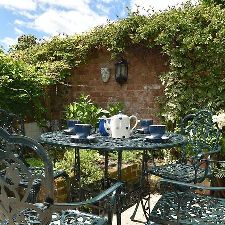Crown Cottage Рай Екстериор снимка