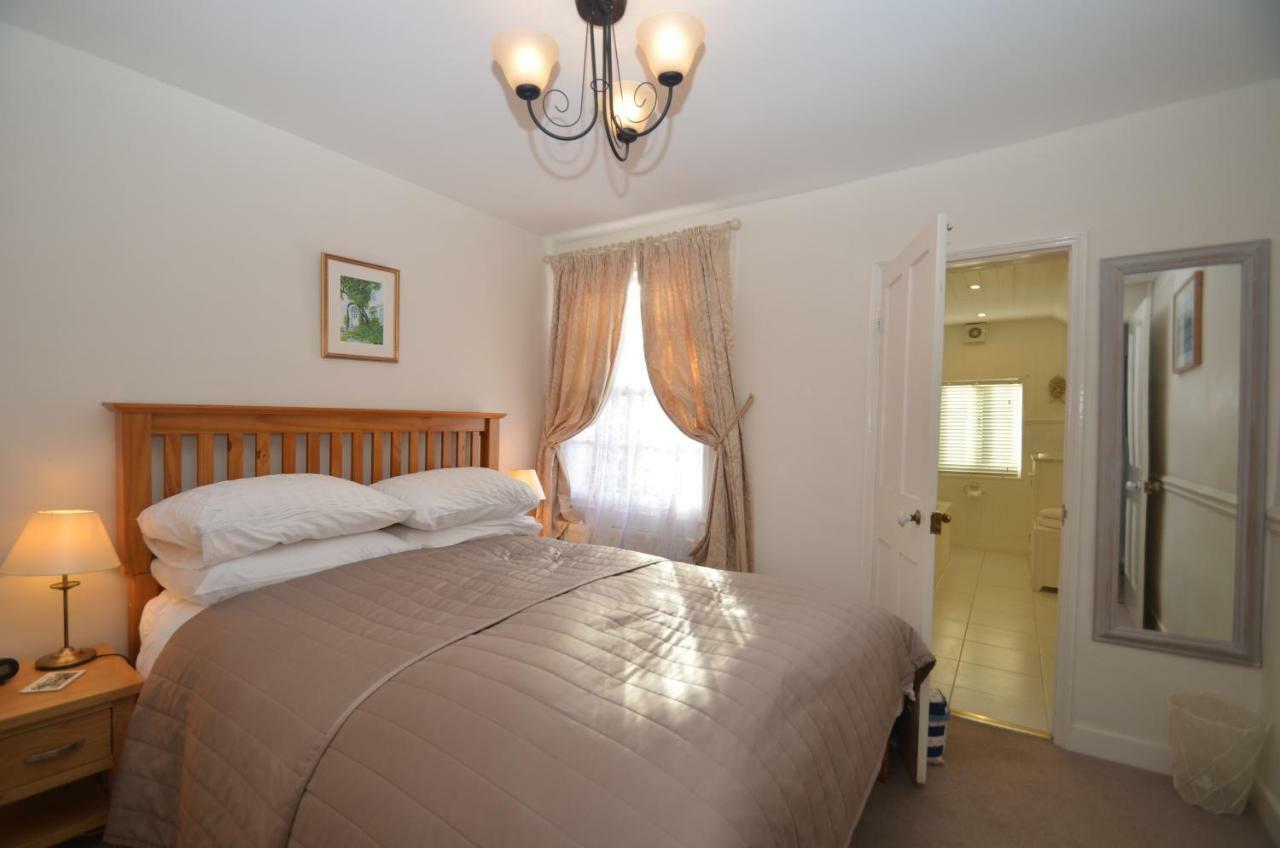 Crown Cottage Рай Екстериор снимка